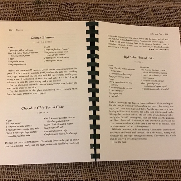 The Lady & Sons boxed cookbook set. Set of two by Paula Dean. - Picture 11 of 12